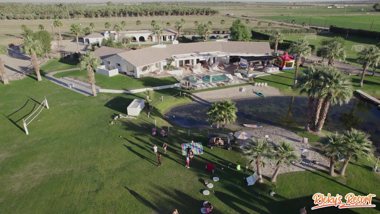 Ricky's Resort: Epizoda s air thuggerem