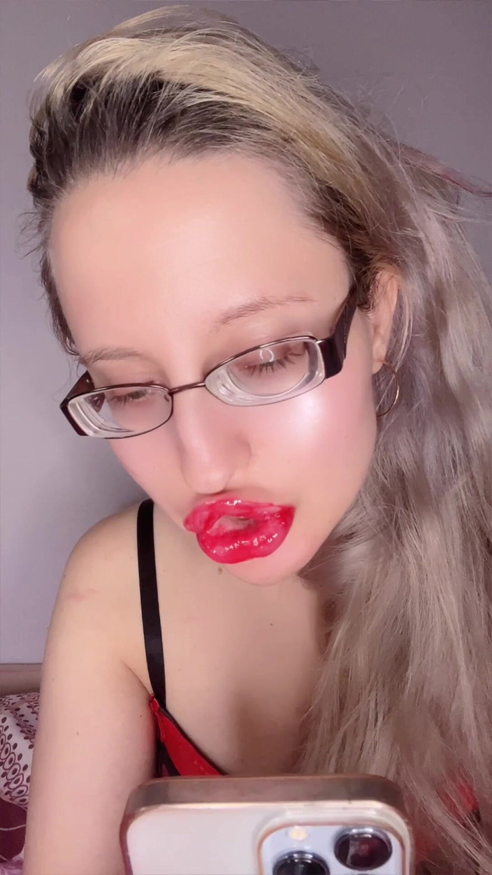 FinDom Goaldigger: あなたのコックの大きな赤い唇
