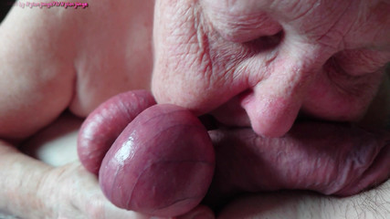 NylonjungeCarmen: Nadržená babička a tlustá varlata