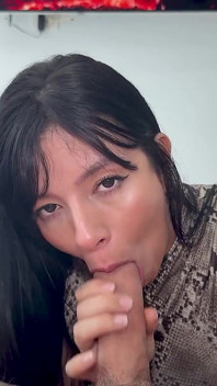 Daniela приходит домой с приятным сюрпризом в ее заднице - Daniela Ortiz