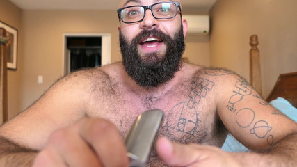 TripleXTransMan: Mỏ vịt lớn làm cho tôi xuất tinh