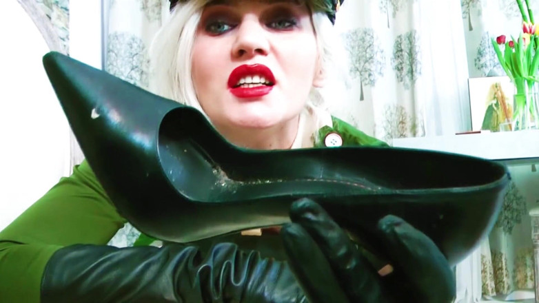 Goddess Celine: Výcvik otroků nohou