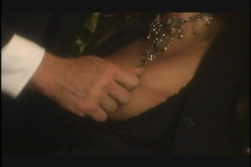 Perv Milfs n Teens: 黑发泰勒吹箫并拥有她的乳房和脸上奶油的壮举。泰勒圣克莱尔，埃文斯通 - 变态熟女和少女