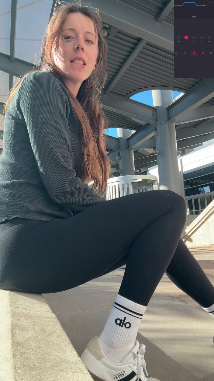 Nadia Foxx: Menemukan tempat yang bagus untuk muncrat di luar!