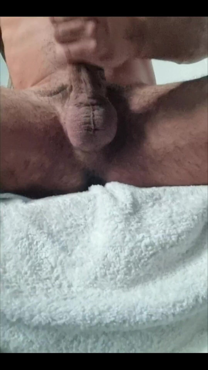 Sensualmassage: Aquí estoy super cachonda mientras espero a mi paciente para...