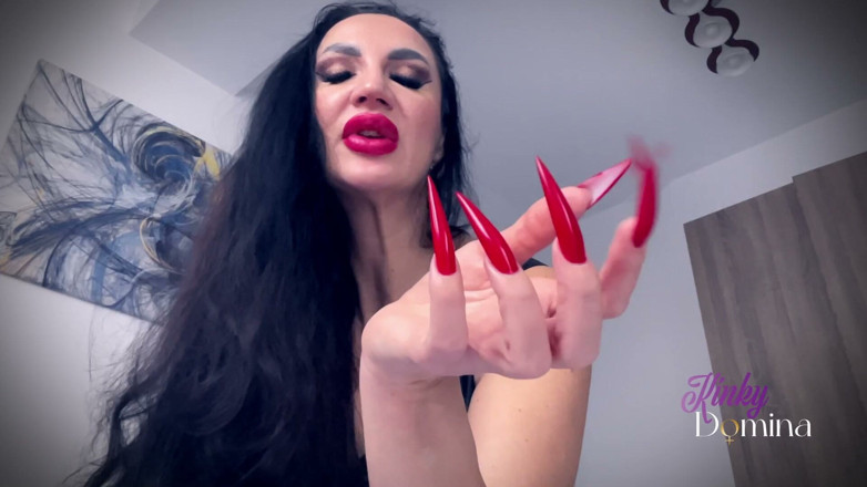 KinkyDomina: Bohyně s dlouhými nehty tě nutí hladit pro ni