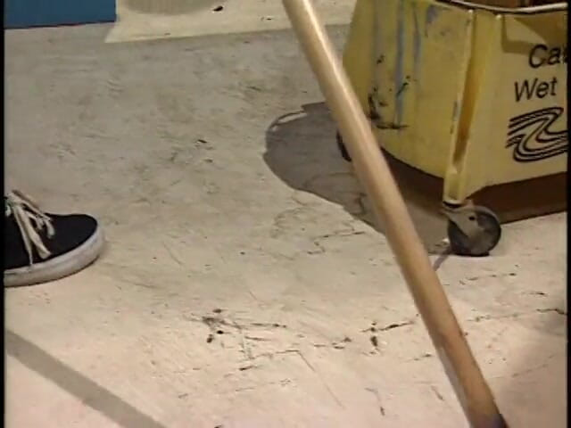 Fuck me in Public: Stranded teen gets fucked by her rescuer