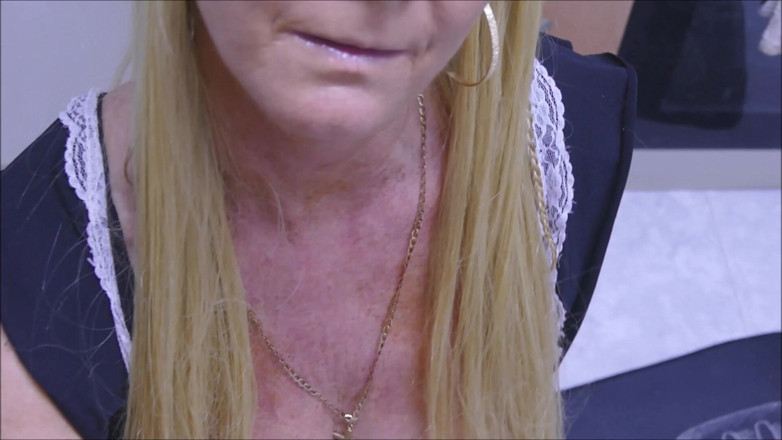 Natalie K: POV sprosté řeči honění s vaší francouzskou služkou klečí před vámi
