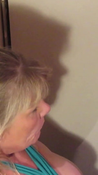 Tina liebt einen schluck sperma