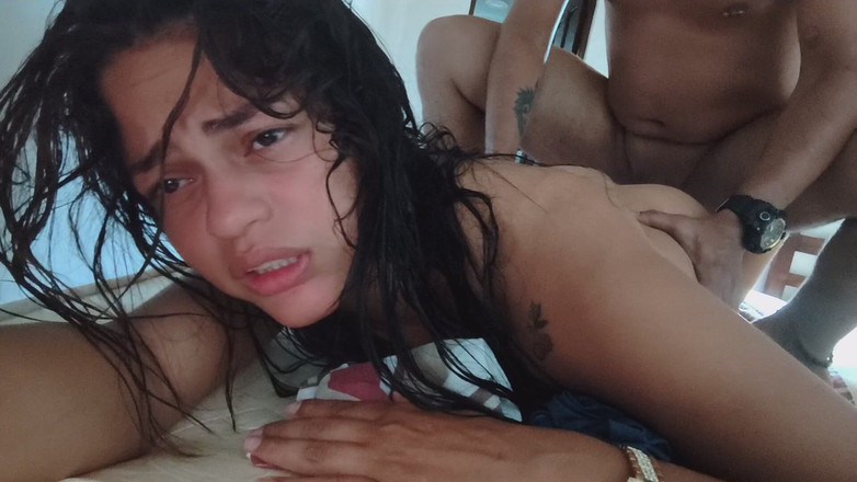 AngyAmazon: Знімаю себе раком, щоб відправити моєму рогоносцю, як його друг трахає мене