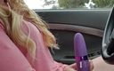 Michellexm: MILF masturbiert in ihrem auto