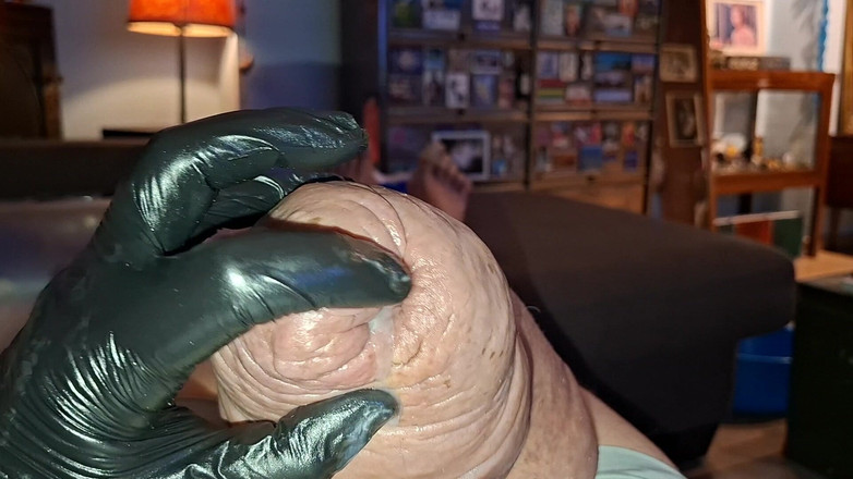 Monster_Meat_: 바이브레이터로 자위