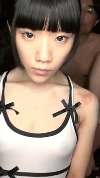 Salopes asiatiques excitées n ° 383