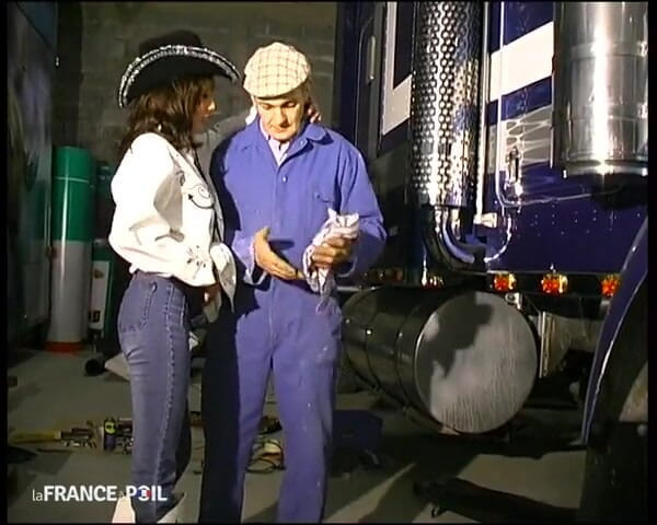French Family Secrets: Seksowny, seksowny, gang-bangy kierowca ciężarówki!