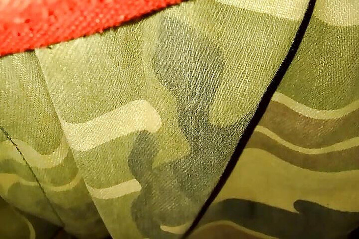 Gangbang straight: Đi tiểu trong kính