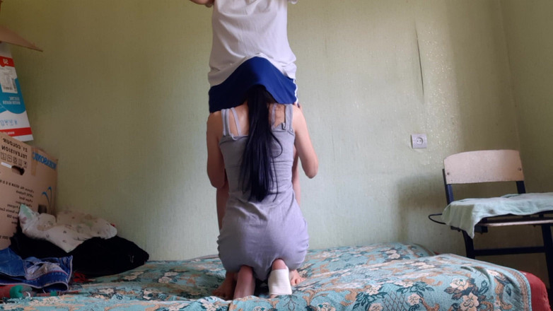Lesbian-candys: Když jsme byli sami doma, svedla jsem nevlastní matku svého...
