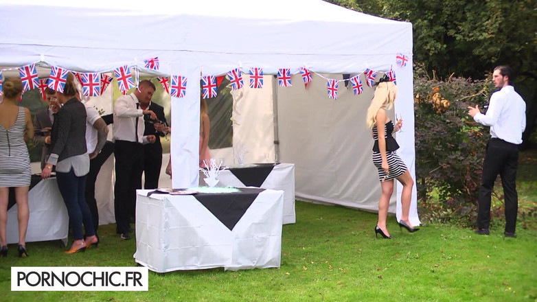 Pornochic: Sienna Day bedriegt haar vriendje met 2 mannen