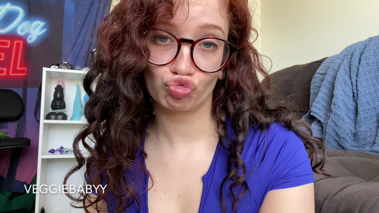 Veggiebabyy: Menggoda awak dengan bibir kuda pouty besar saya