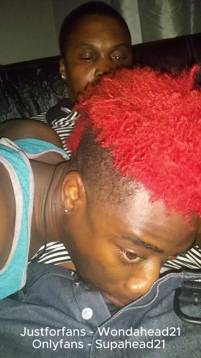 Wondahead21: सीधे पुरुष इस गले के लिए क्लब छोड़ रहे हैं