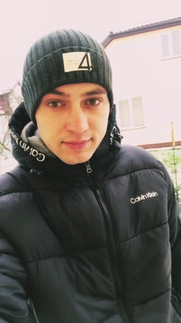 Merry Bell: Twink Chlapec masturbuje