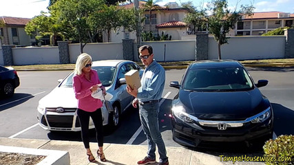 Ms Paris and Friends: Perverzníky doručovatelky