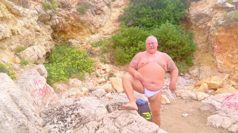 Hand-Free-Daddy-Chub: Captain Cave Man Has Hands Free Orgasm After Cave Dwelling