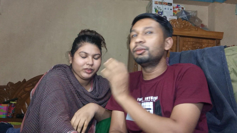 Desivideo: Nouveaux couples indiens mariés à l’hôtel