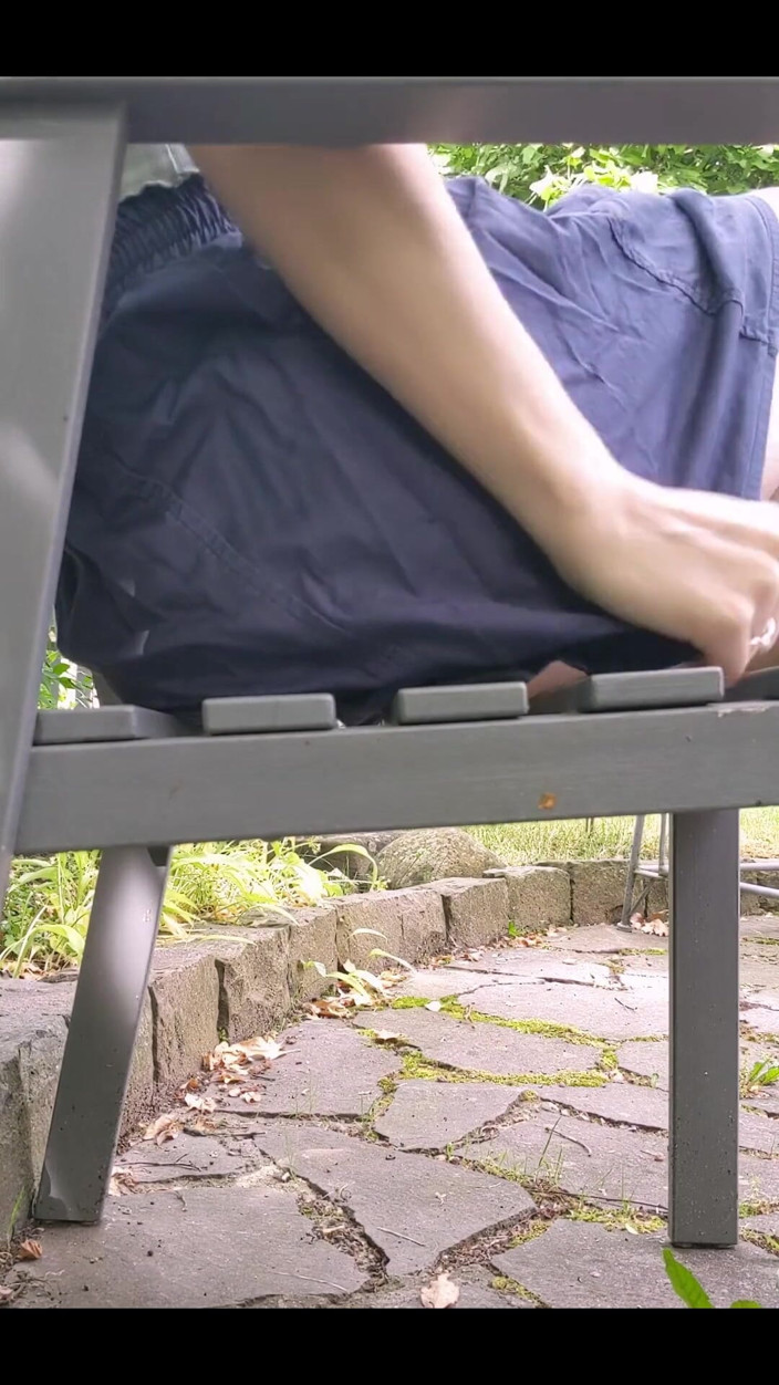 Lilux69: Літній час мочитися на вулиці... І бризкати все мокре