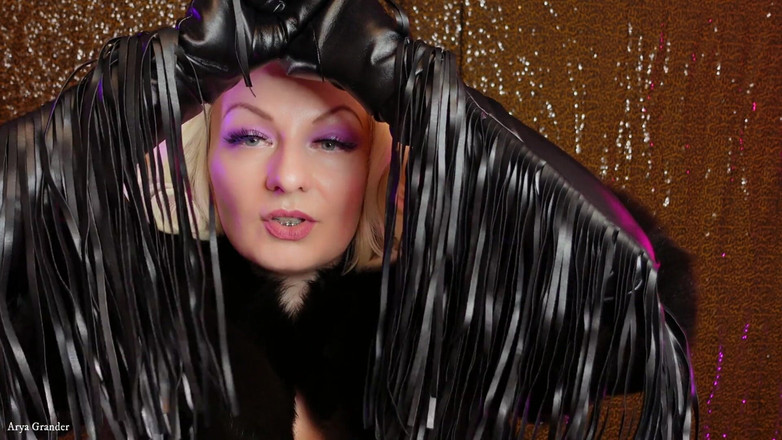 Arya Grander: Aksi hot lesbian arya grander si tante seksi rambut pirang...