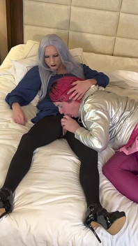 Bardzo ładna crossdresser jebanie i ssanie rudej Tgirl Raw - Kompilacja 1