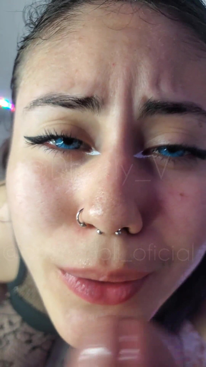 DherlyDoll: La ragazza della mia amica ama il mio sperma, lei...