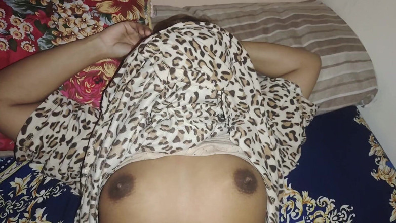 Sairaxsaim: Pepek Bhabhi berkrim lewat malam dipancut dalam