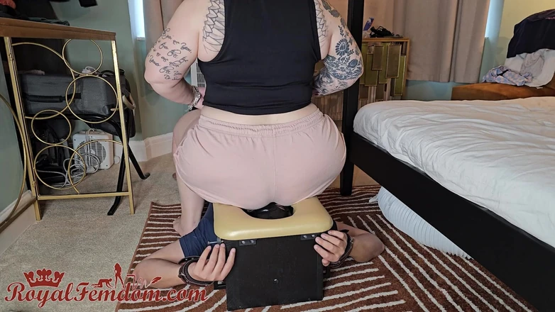 Royal Femdom: Seat Training for My Big Arse