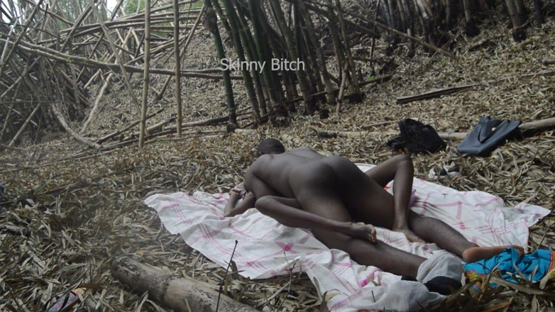 Skinny Bitch: Sexo en el bosque al aire libre