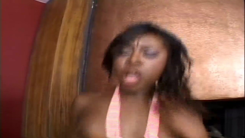 RetroTrashX: Šuká Její Báječný Chutný Čokoládový Zadek