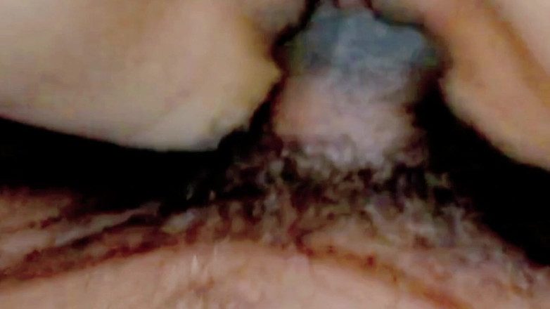 Boyfriend: Hintli evli kadın kocası tarafından sikiliyor