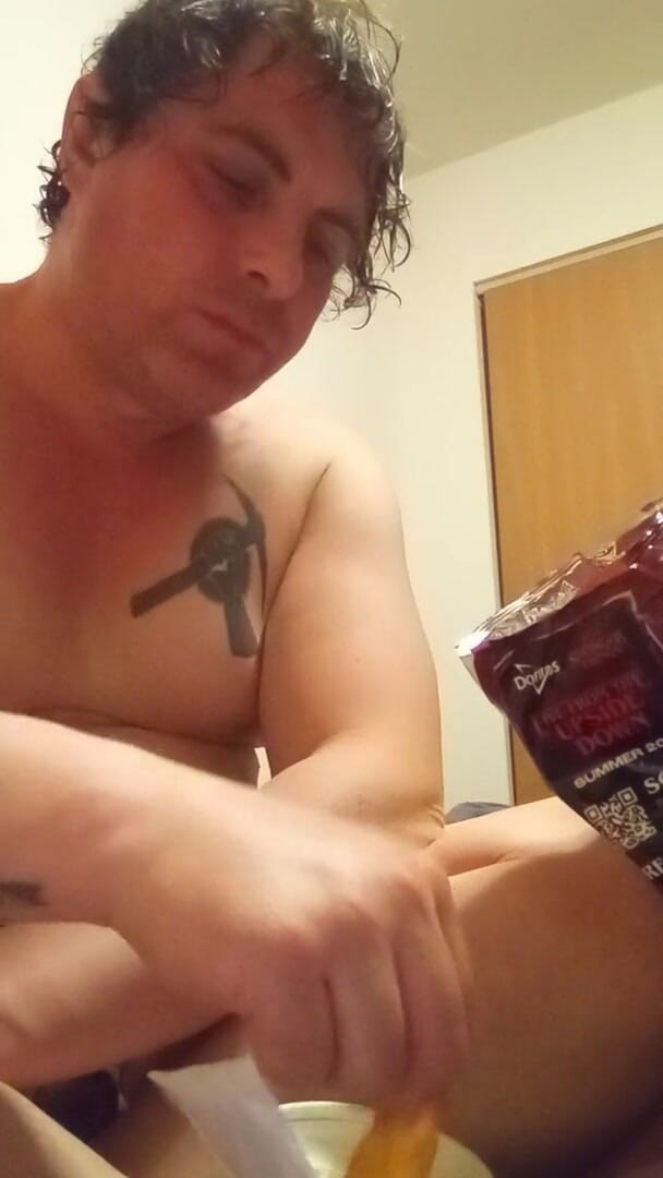 JG Risk: Dorito's eten en naakt thee drinken