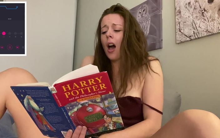 Nadia Foxx: Leyendo histéricamente a Harry Potter (parte 2) con un ambiente exuberante dentro...