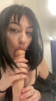 There Is No Money to Pay for the Apartment, so He Pays with Blowjob and Anal