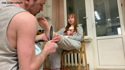 Petite Princesses Femdom: Amateur real femdom foot servitude - Scrubs foot dust of Mistress...