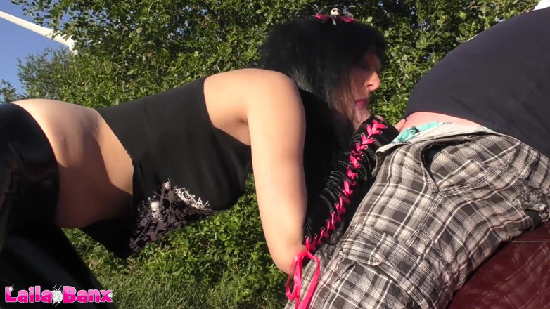 Laila Banx: Perverse car breakdown! Poked in instead of hooked up