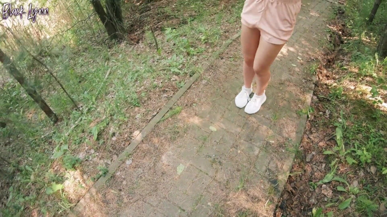 YSP Studio: Unexpected Blowjob the Middle of the Park - Surprise Cum in...