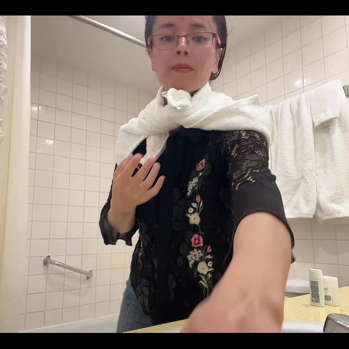 sweethanajapanese: 在浴室受虐狂我观看更多