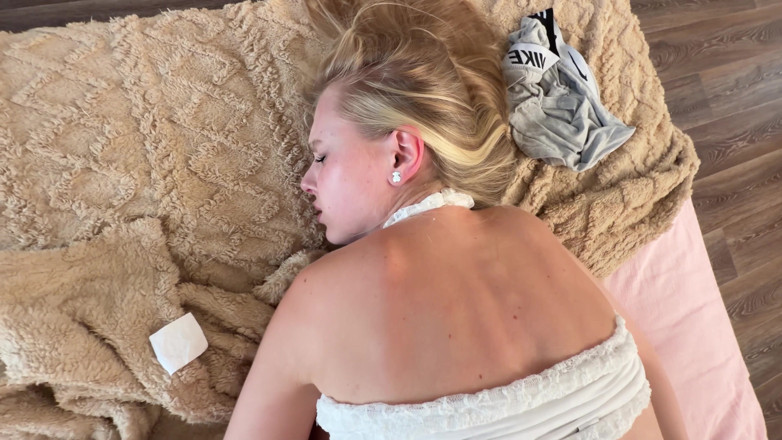 Arisha Mills: Ukradla jsem kalhotky své nevlastní sestry a dokončila je. Sakra,...