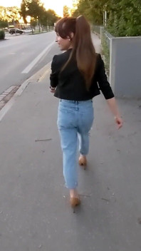 Outdoor Wetting! Tranny Girl Is Walking Through the City with Piss-filled Jeans!