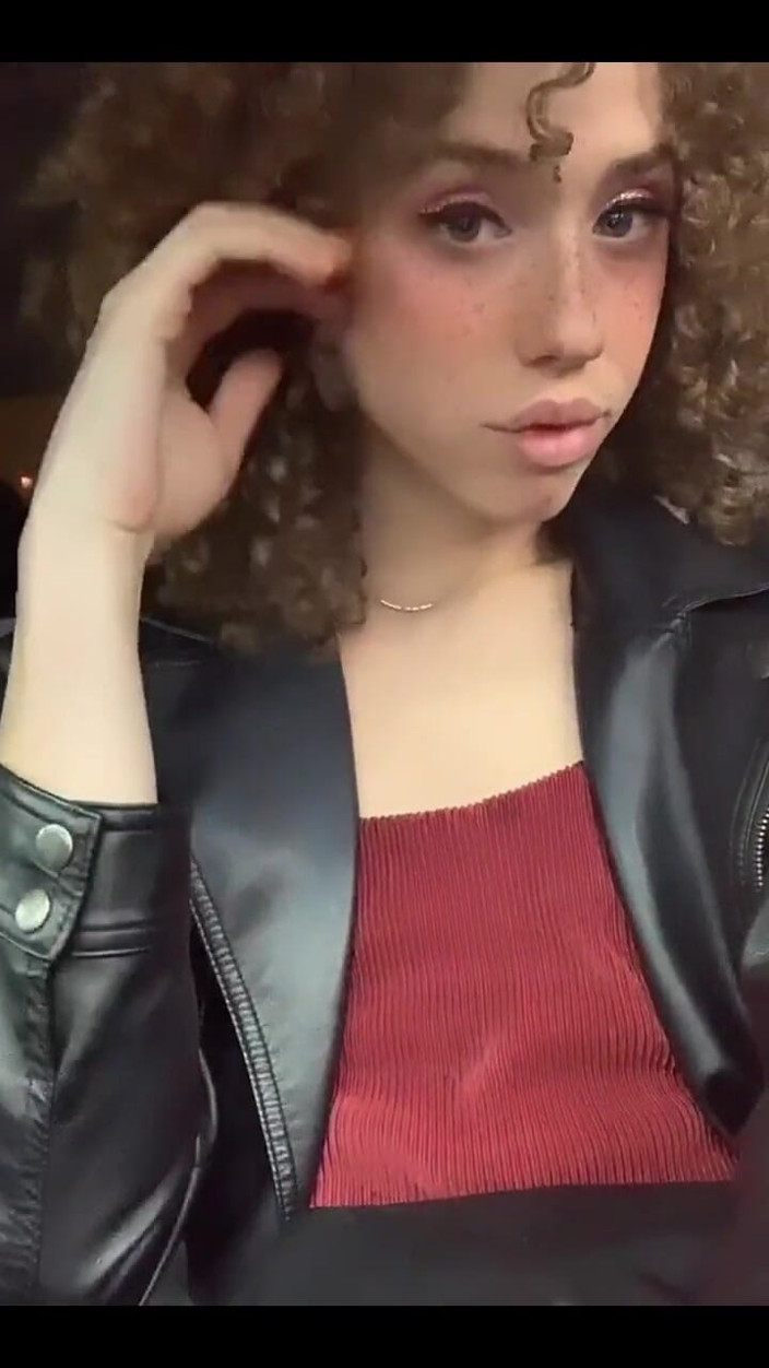 Tia Tizzianni Productions: Somebody Pay for My Ffs