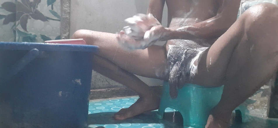 Che: Douche dans la salle de bain, homme à la maison, grosse...