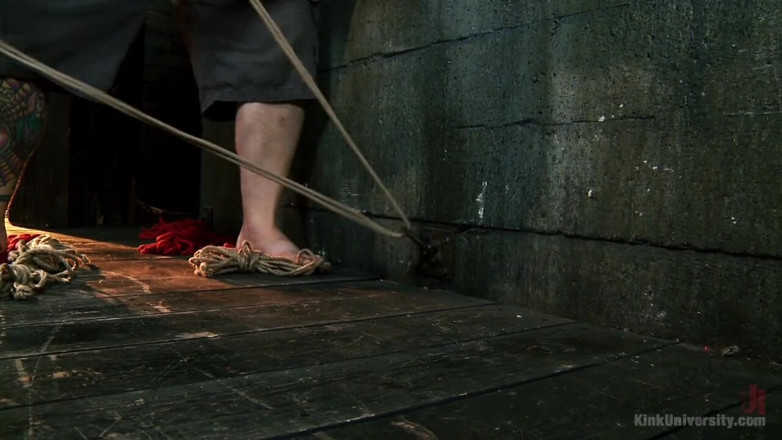 Kink University: Bondage asimmetrico con bondage del capo