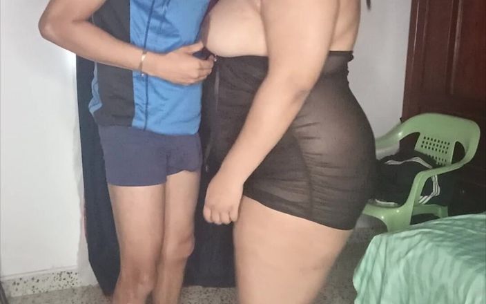 Miia Foxxy: 你吮吸它有多美味