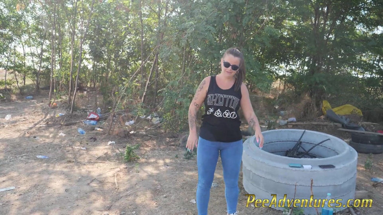 Pee Adventures: Pipi em seus jeans enquanto faz sua forma física